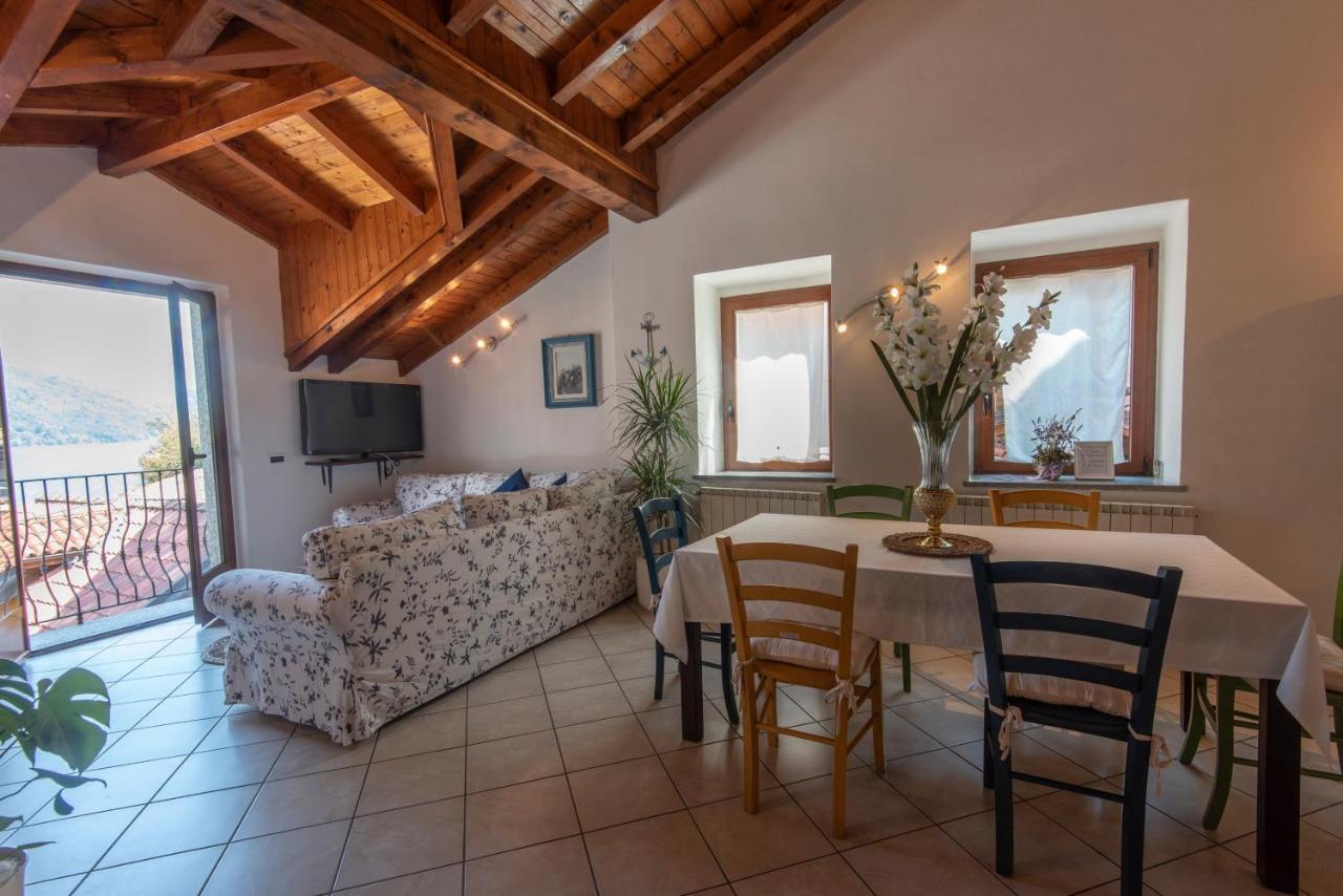 Stupenda Villa Vista Lago 메르고초 외부 사진